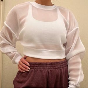 Alo Yoga white, long-sleeve top, never used - excellent condition